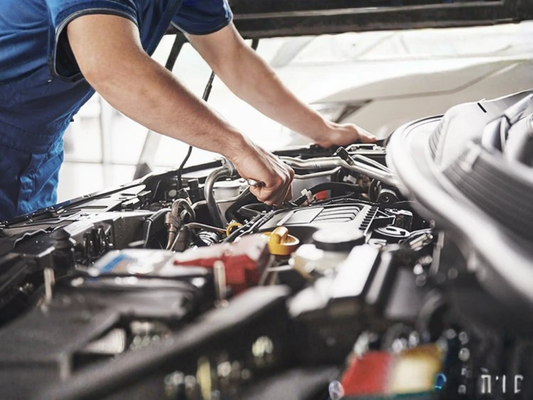 Mise à jour et entretien de votre Peugeot/Citroën : de l’injecteur aux plaques d’immatriculation