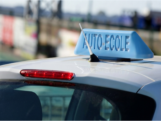 Préparer le code de la route et son permis de conduire