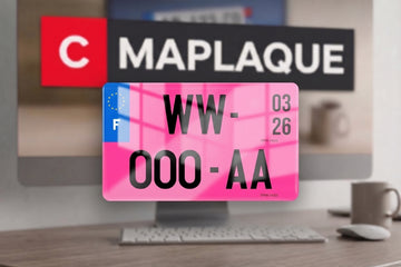 Plaque Immatriculation WW Rose avec Cmaplaque (logo) en arrière-plan